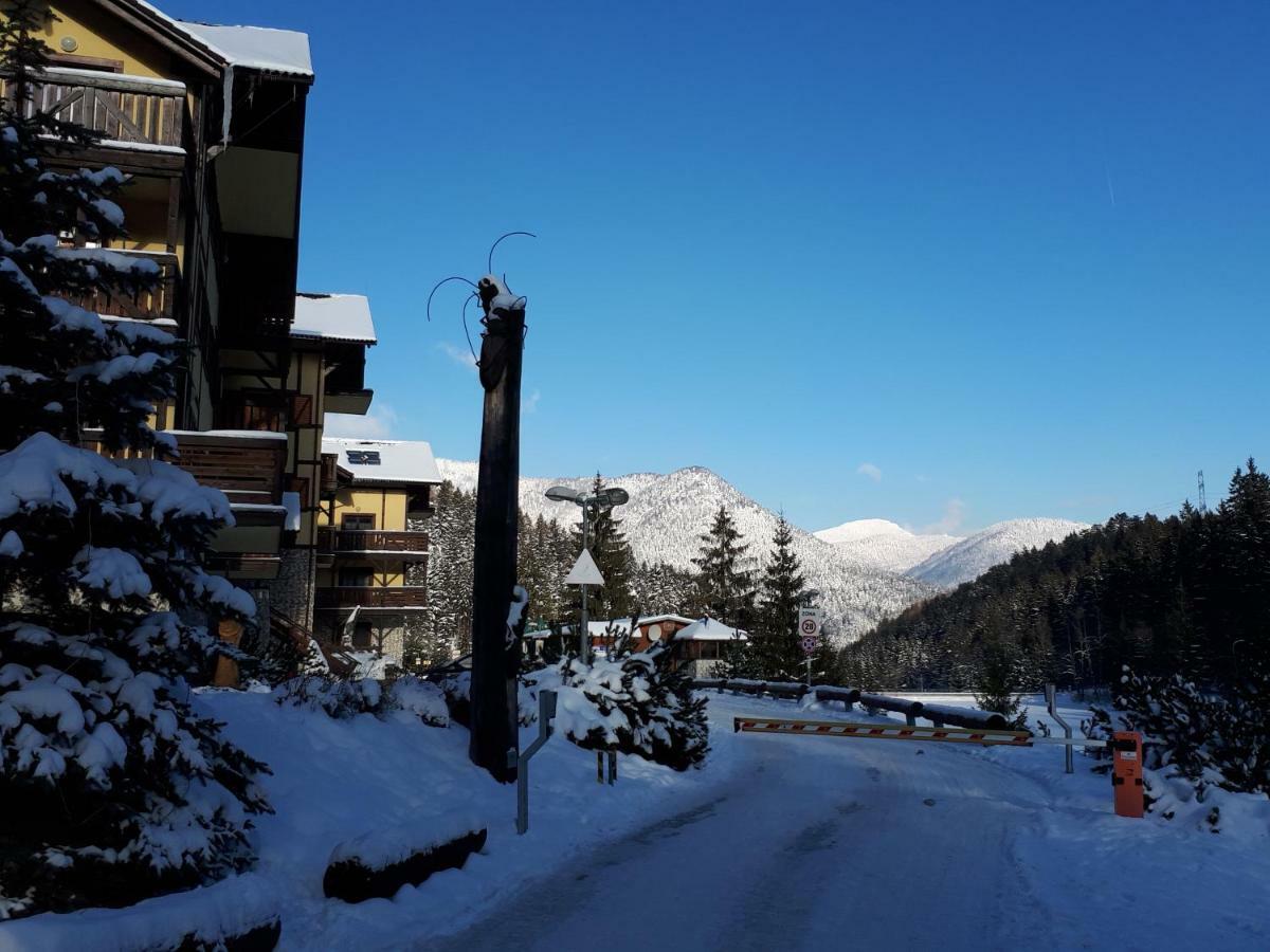 Hrabovo Alzbeta 16 Apartment รูชอมแบรอค ภายนอก รูปภาพ